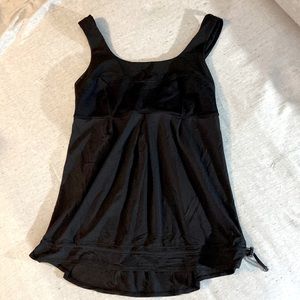 Lululemon tank, size 6